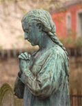 praying statue